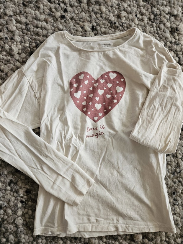 Vertbaudet Langarmshirt 158 creme mit Herz rot