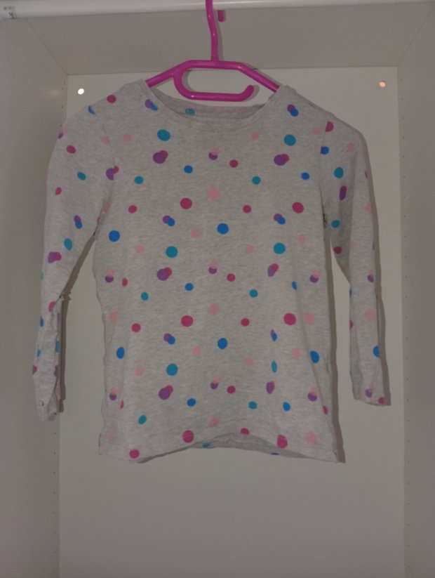 🩶🌈 Grauer Pullover mit bunten Punkten – Größe 110/116