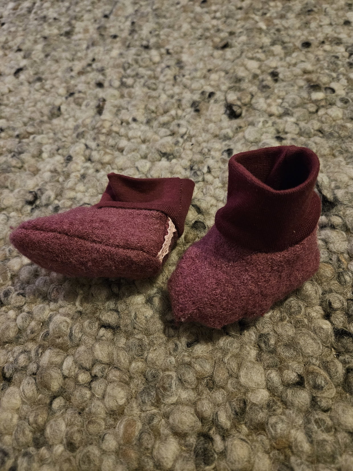 Walkschuhe 0-6 Monate hinten rosawebband. Neu