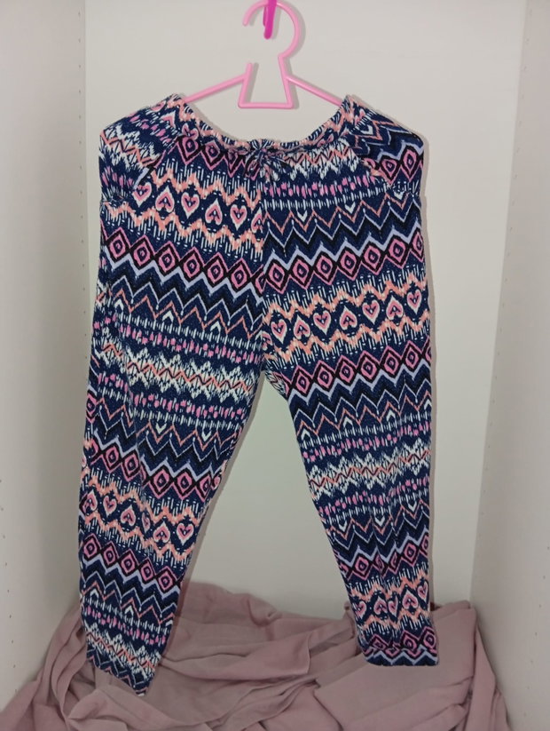 💕 Gemusterte Leggings in Dunkelblau, Rosa und Weiß – Größe 110