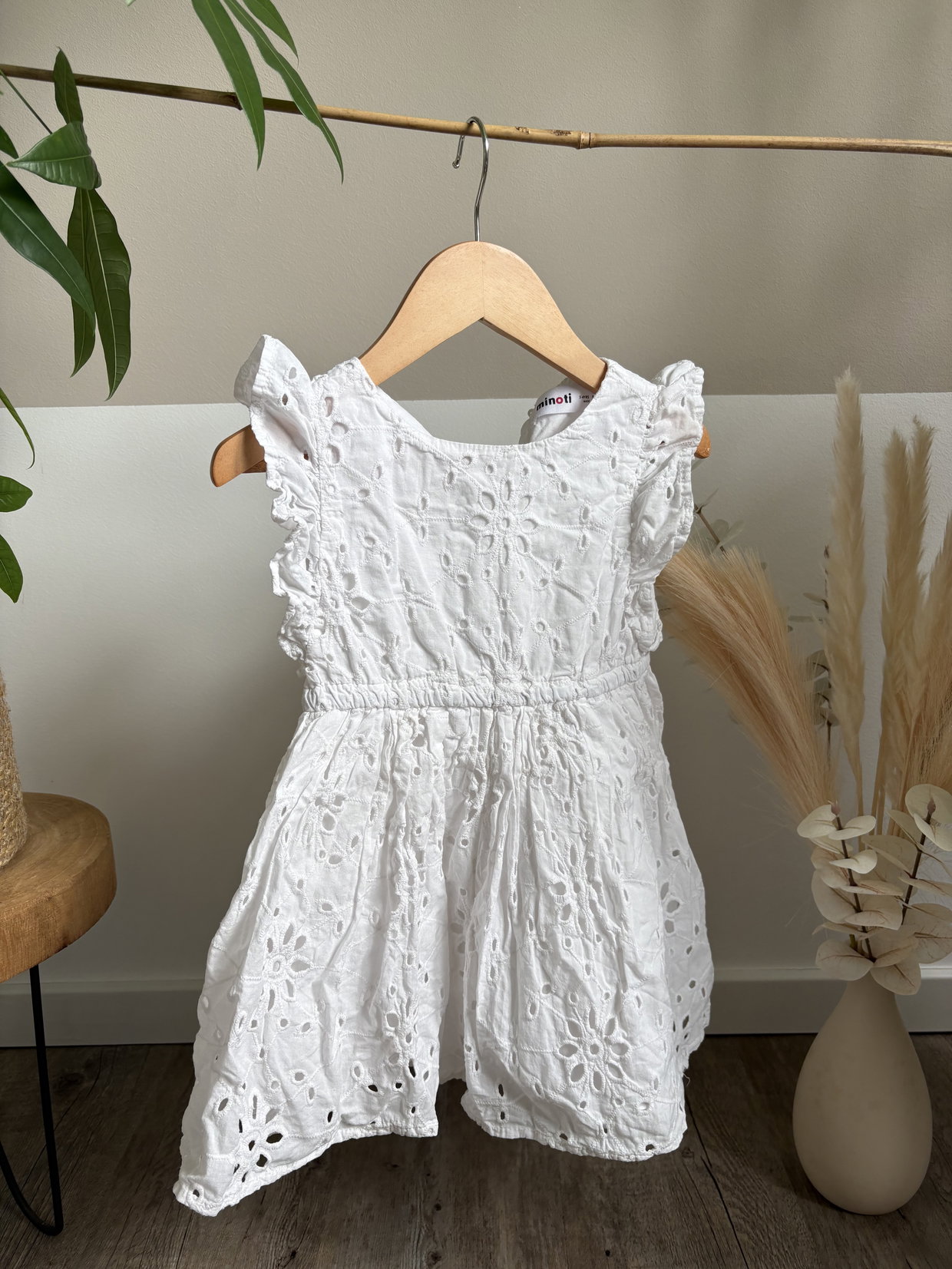 Weißes Kleid