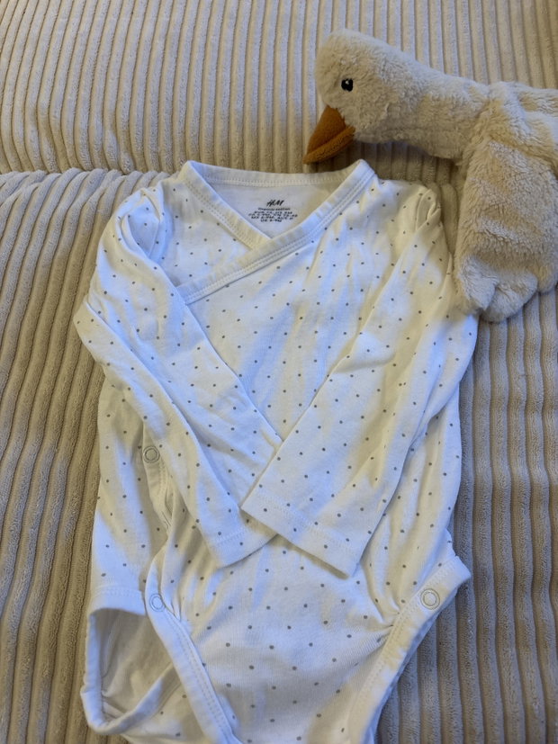 Wickelbody, weiß mit Punkte, H&M, Größe 74