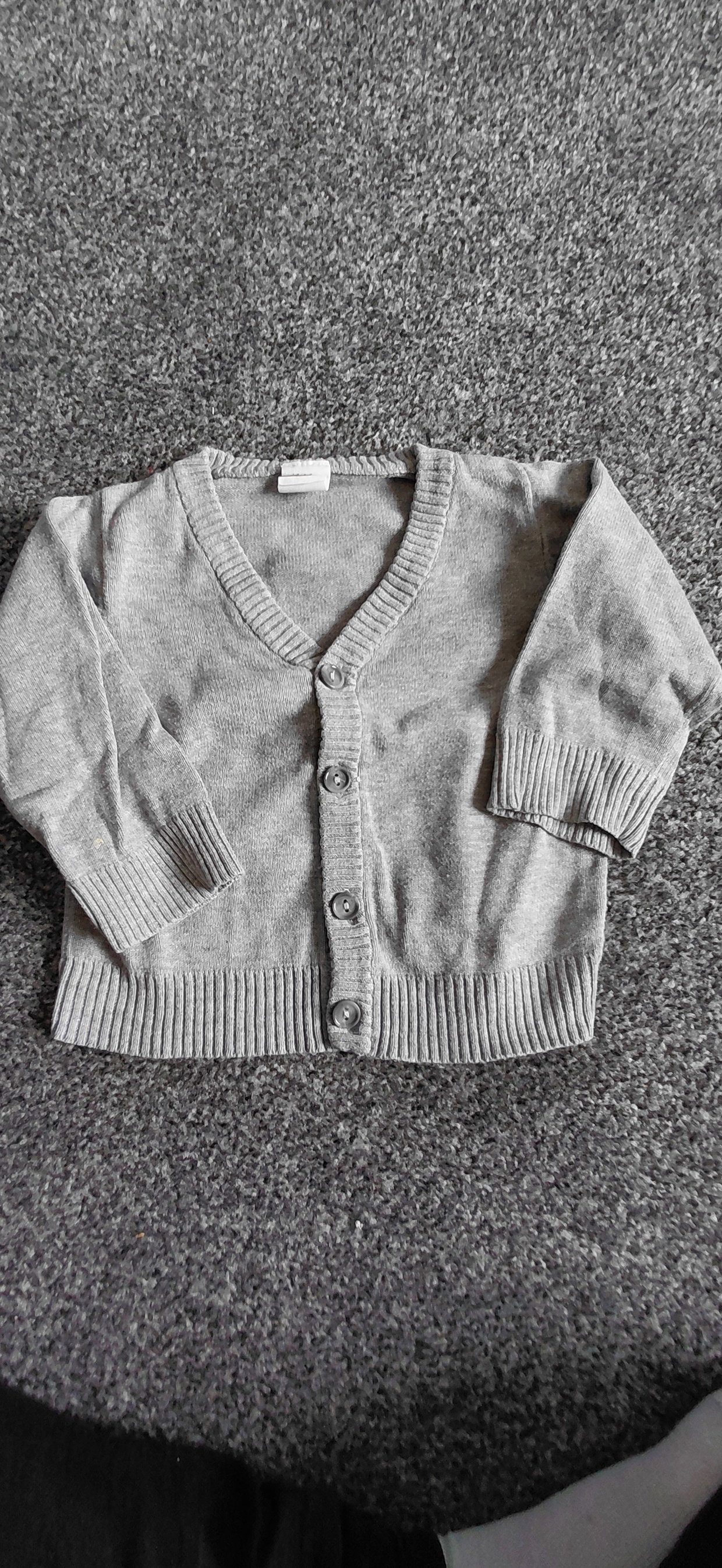Grauer Cardigan 68