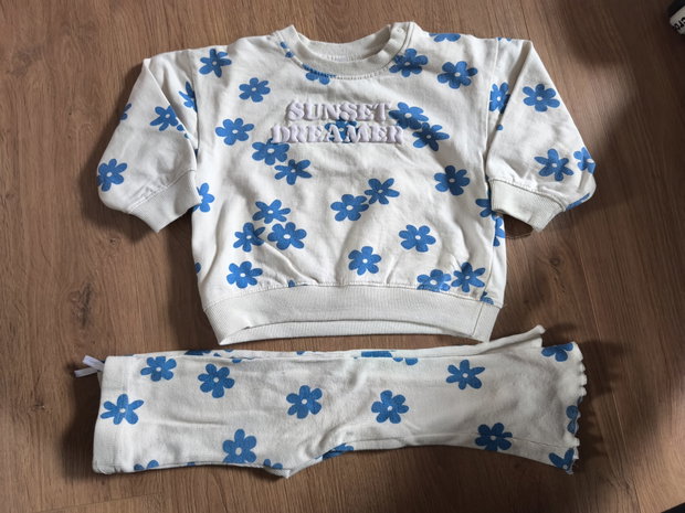 Set Pullover und leggings wies blaue Blumen 86
