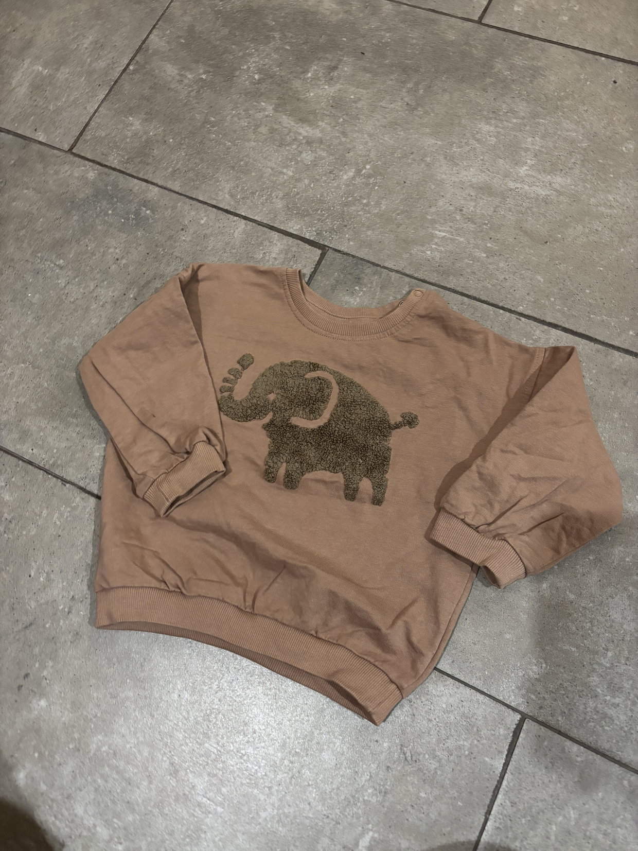Brauner Pullover 