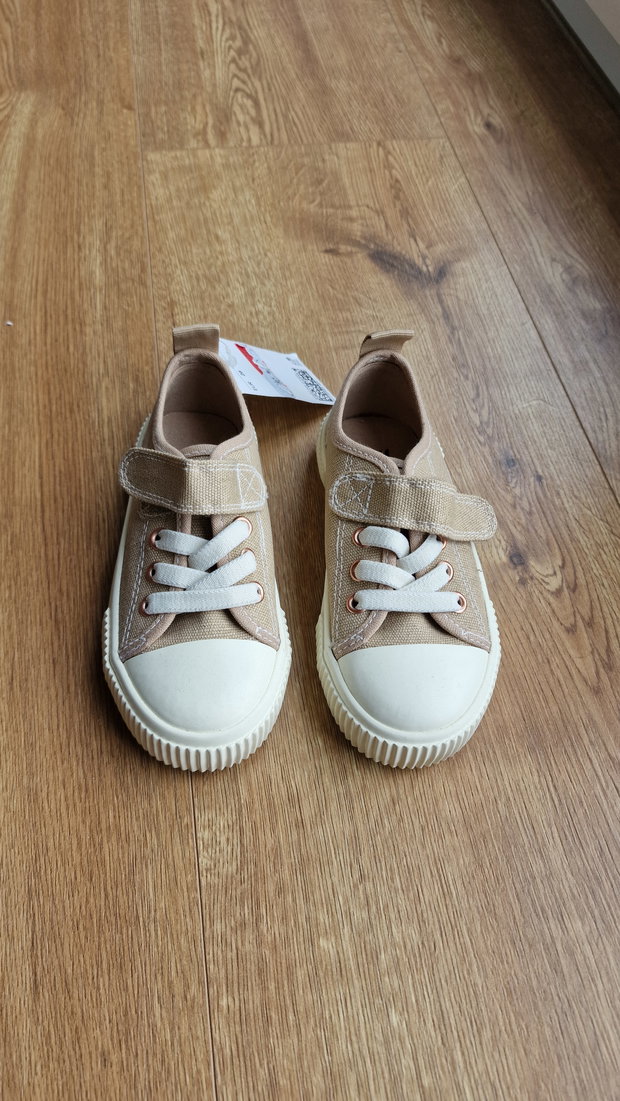 Checks beige