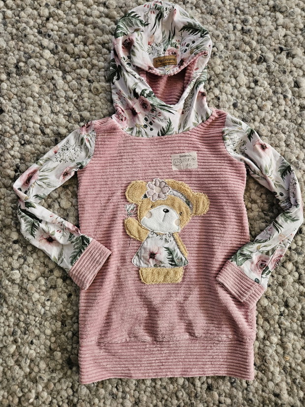 Handmade Langarmshirt mit Stickerei Bär 128/134