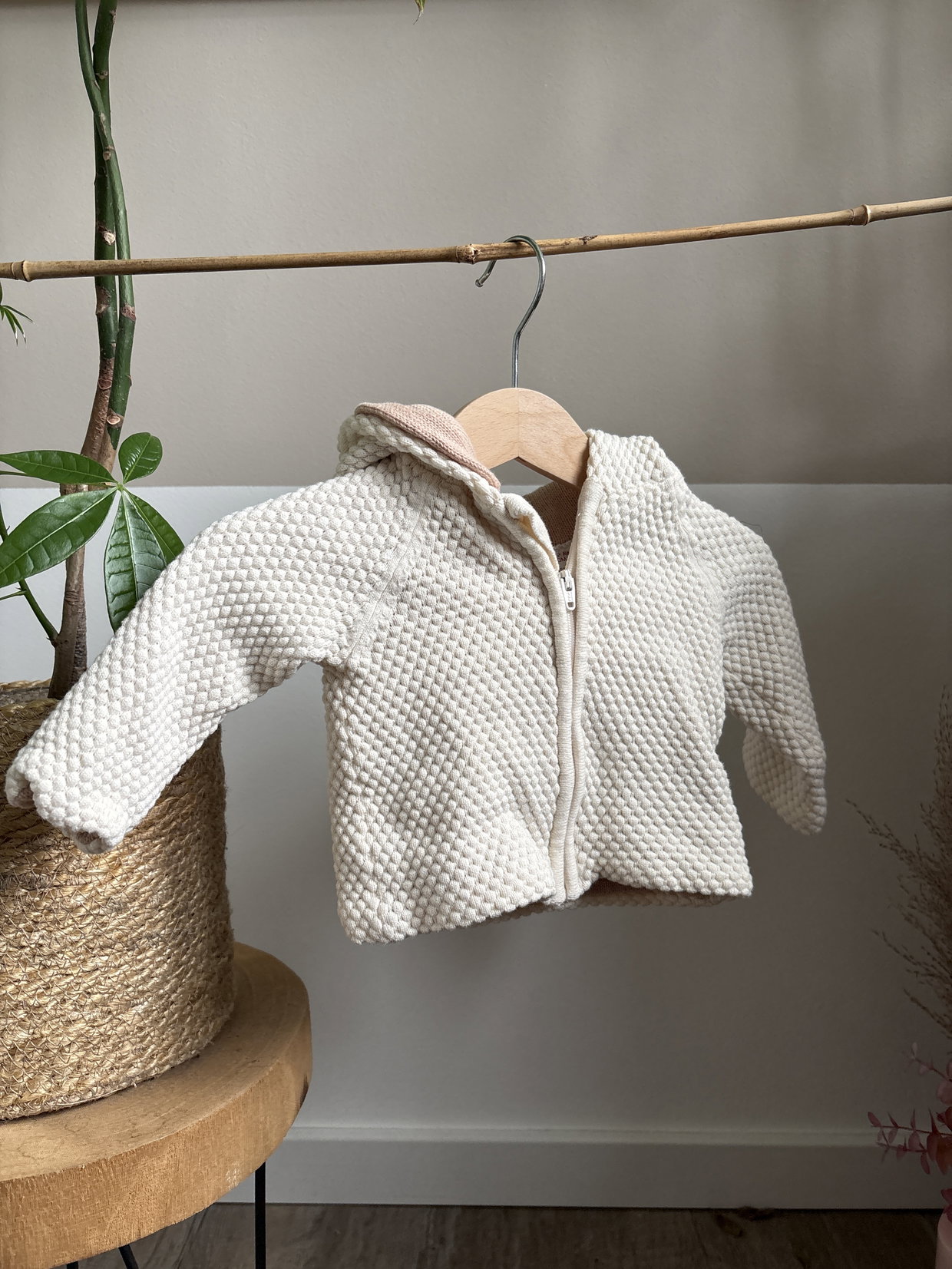 Kaputzen-Strickjacke
